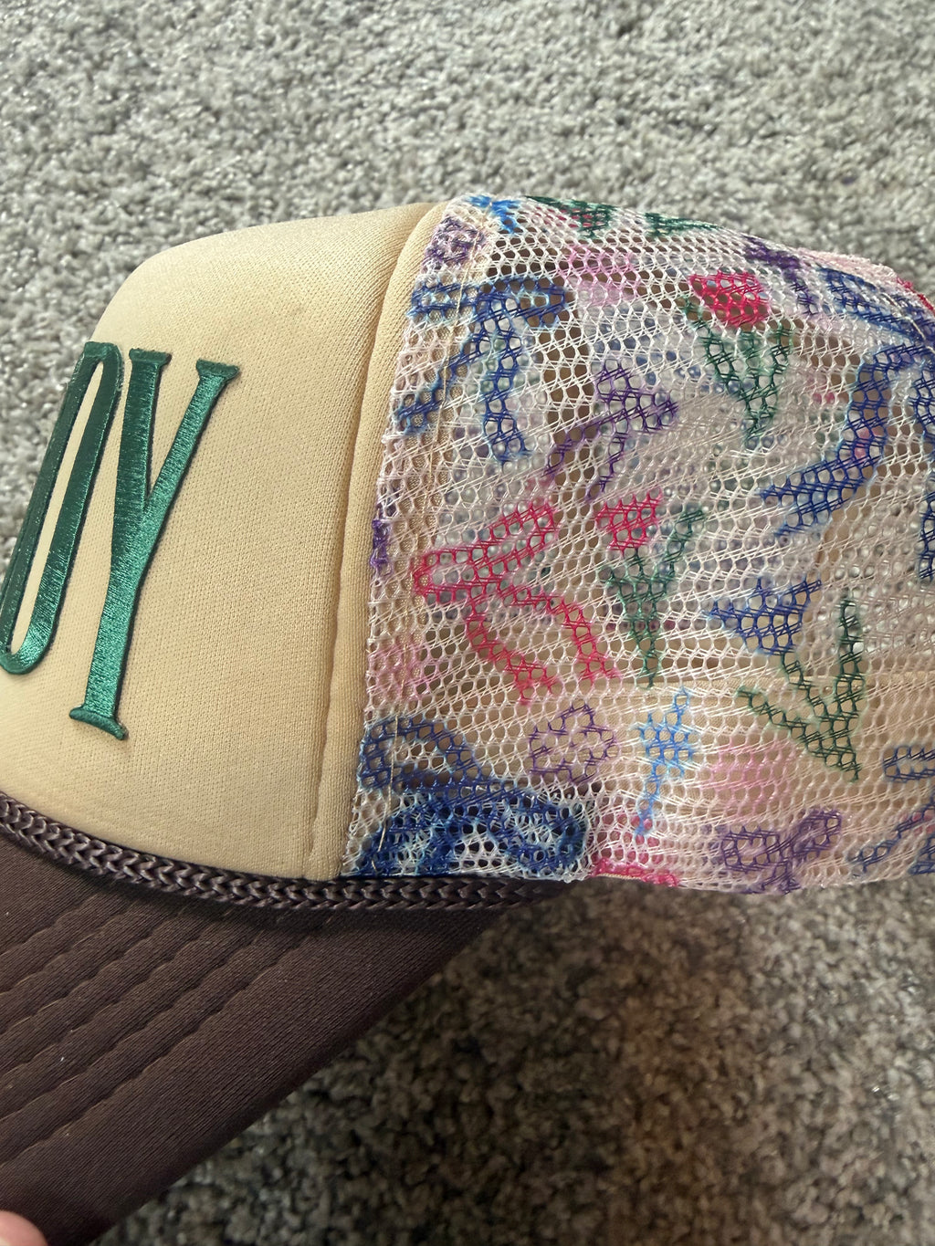 CADDY trucker with fun printed mesh